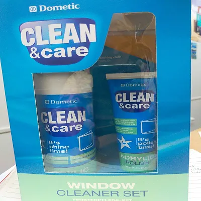 Dometic window cleaner set
