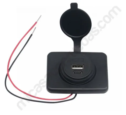 Toma USB C y USB A con tapa