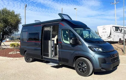 Autocaravana ROLLER TEAM LIVINGSTONE 2 SPORT – 2026 IRON GRAY
