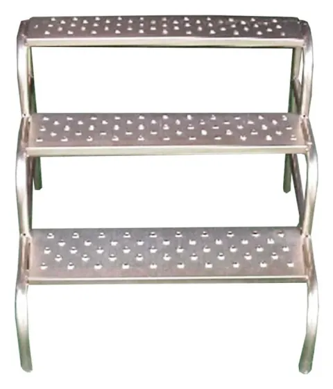 Escalón triple para caravana BANQUETA TRIPLE – acero inox