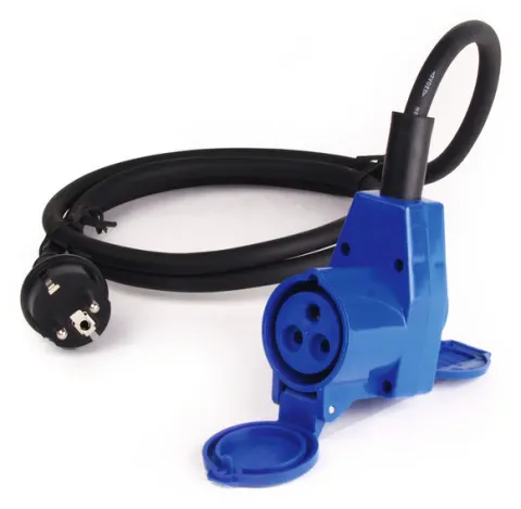 Adaptador macho Schuko a hembra Cee en angulo 1.5 m