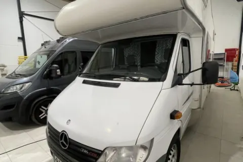 CAPUCHINA MCLOUIS mercedes-160