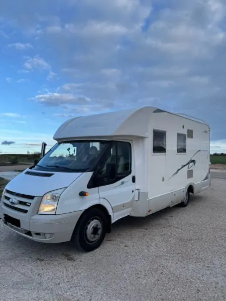 Autocaravana Capuchina Ford Transirt