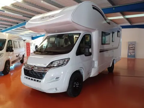 Autocaravana Capuchina Giotti LineGlobecar Siena 440 Privilege 140 CV Gama 2023