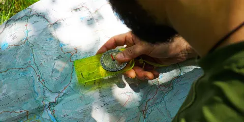 Orientación II: Puntos cardinales, rumbo contrarumbo y desviación magnética