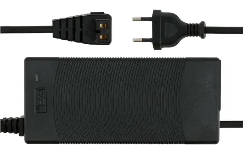 Adaptador de 220V para neveras de 12V