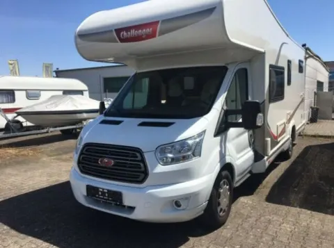Autocaravana Capuchina Ford Wohnmobil Challenger C394 Genisis
