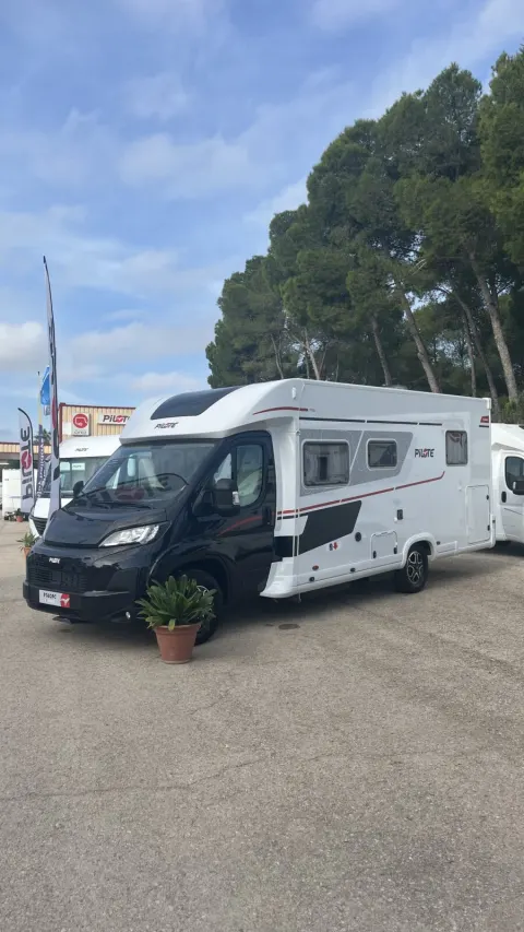 Autocaravana Pilote P740 FC