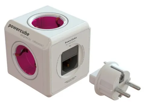 Powercube Regleta reconectable «Cubo» morada