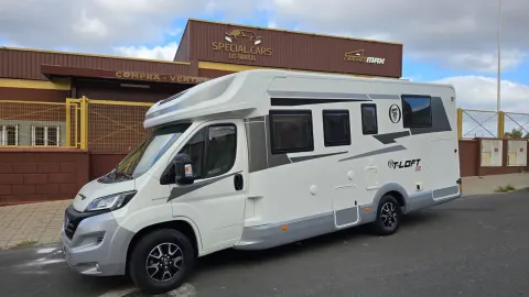 Autocaravana Elnagh T-Loft 582 140CV con Cama en Isla