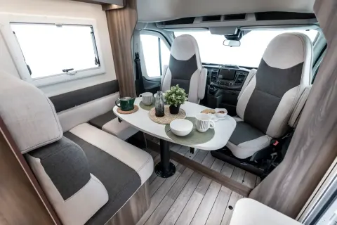 Autocaravana perfilada Roller Team Kronos Fit 281 TL (2026)