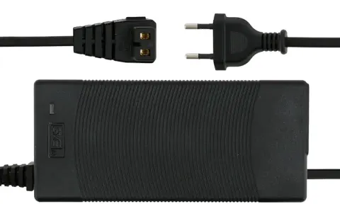 Adaptador de corriente MESTIC TBV específico para neveras MESTIC MCC-25 Y MCC-35