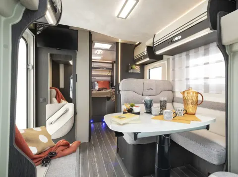 Autocaravana perfilada de alquiler Roller Team Kronos 265 TL
