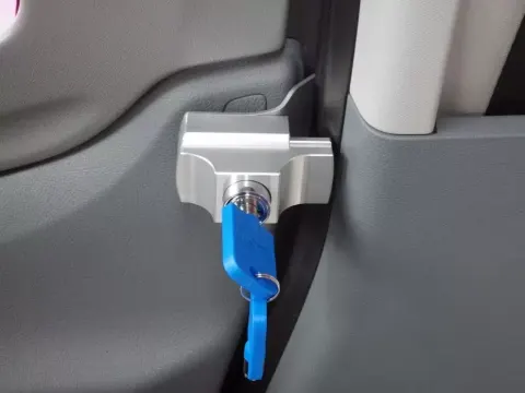 Cerraduras seguridad IMC puertas delanteras Ford Transit 2014> autocaravana camper – Ref. 2107