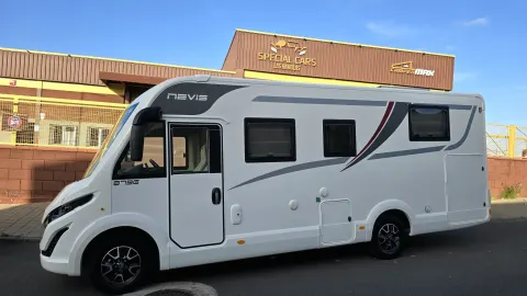 Autocaravana MCLOUIS NEVIS 879G 165CV