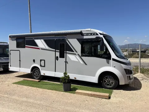 Autocaravana MCLOUIS NEVIS 873 – 2026 AUTOMÁTICA