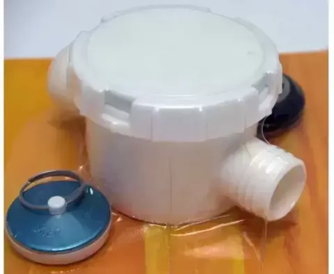 Desague sifón con dos salidas escurridor de 35mm – Ref. 64305