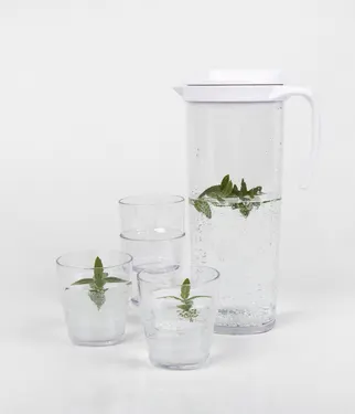 Jarra Con Tapón De Rosca Y 4 Vasos 0,25l