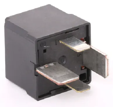 Relé 12V Hella de 50A con 4 terminales