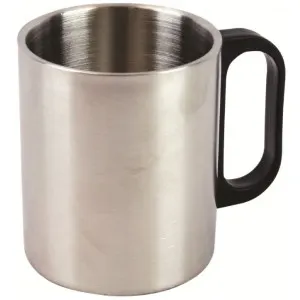 Highlander taza grande de acero aislada