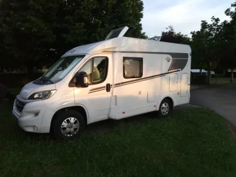 Furgoneta Camper Carado V132