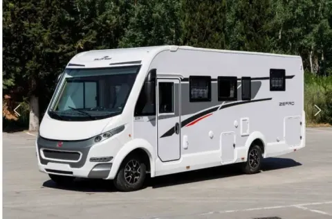Autocaravana integral de alquiler Roller Team Zefiro 267
