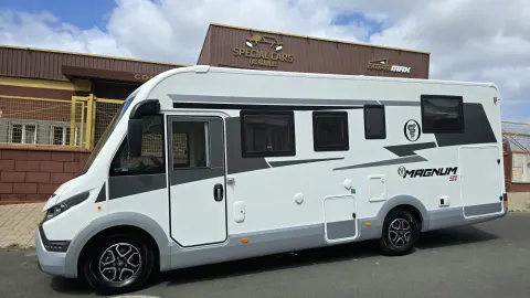 Autocaravana ELNAGH MAGNUM 582 160CV AUT.