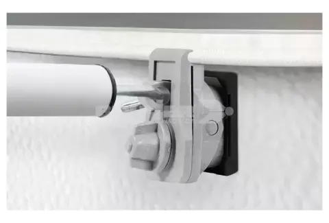 Soporte para fijación de avances de caravanas para instalar sin atornillar al lateral de la caravana.