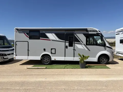 Autocaravana MCLOUIS NEVIS 879 – 2026 AUTOMÁTICA