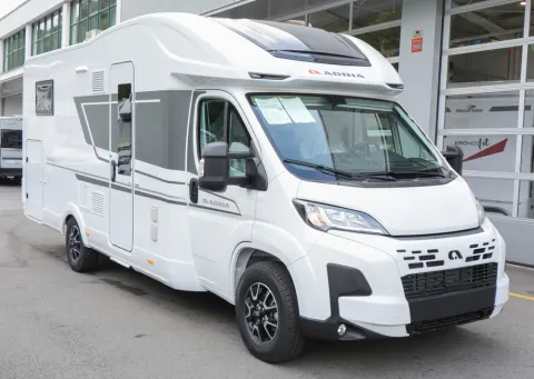 Autocaravana Adria Matrix Axess 670SC