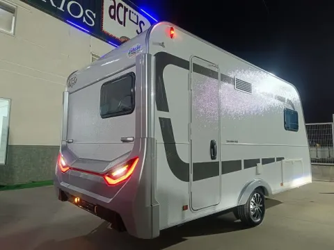 Caravana Across safari 396 cp