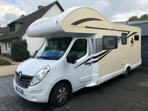 Autocaravana Capuchina Ahorn Canada AD