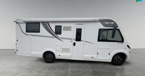 Autocaravana MCLOUIS NEVIS 873 Ocasión