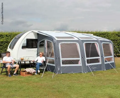 Avance ligero Caravana hinchable muy espaciosa Teilzelt premium con el nuevo sistema Vario