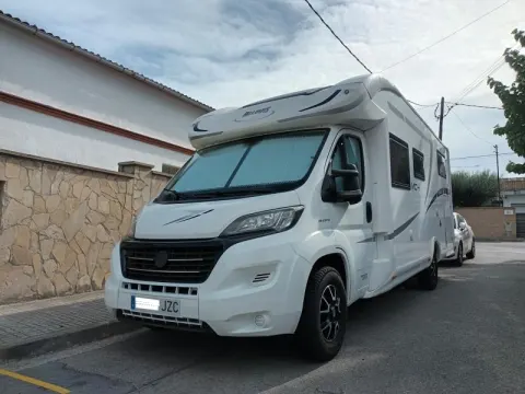 Autocaravana Perfilada McLouis MC4 73G