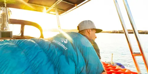 Cómo elegir tu saco de dormir para camping