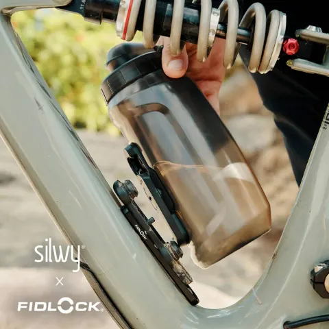 Botella magnética para bicicleta con fijación Fidlock SILWY