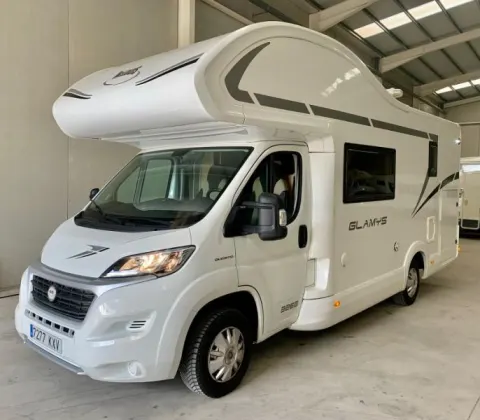 Autocaravana Capuchina McLouis Glamys