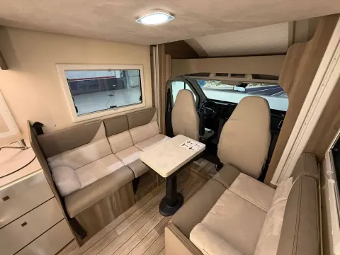 Autocaravana perfilada Roller Team Kronos Fit 230 TL (2027)