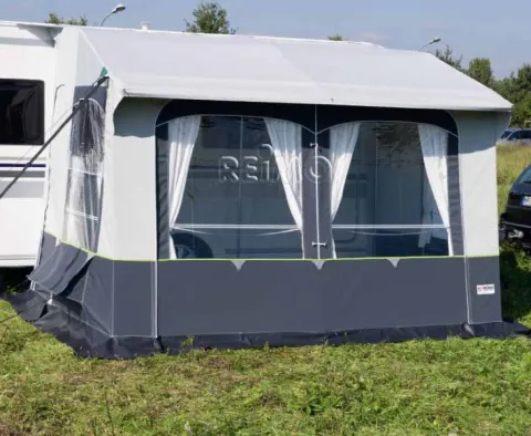 Avance Invierno Casa Royal S 320 T230xB320xH235-255cm estructura de acero